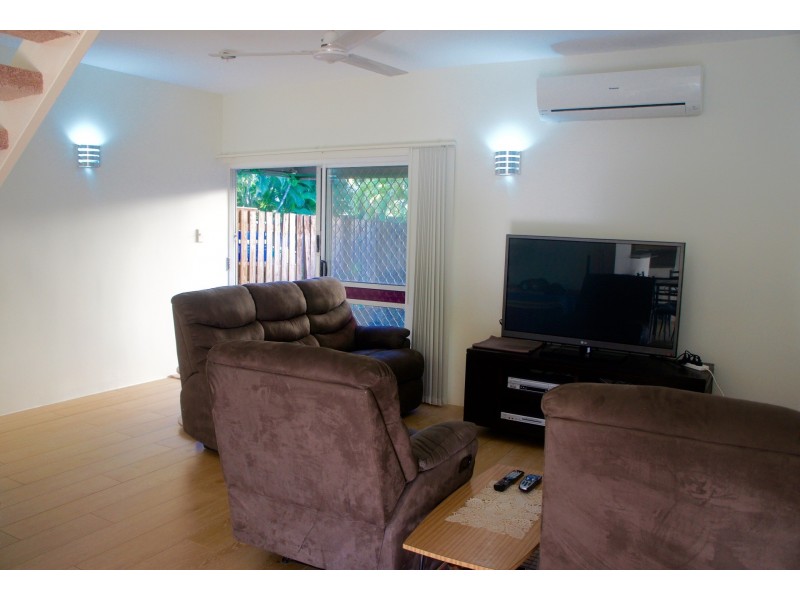 10/11-13 Pioneer Street, Manoora QLD 4870