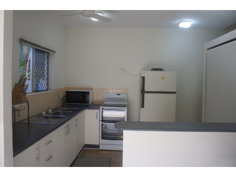 10/11-13 Pioneer Street, Manoora QLD 4870