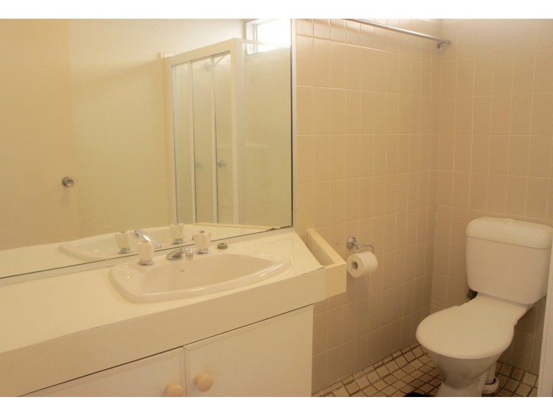 10/11-13 Pioneer Street, Manoora QLD 4870