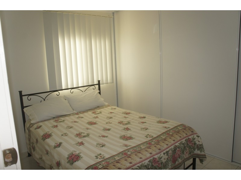 10/11-13 Pioneer Street, Manoora QLD 4870