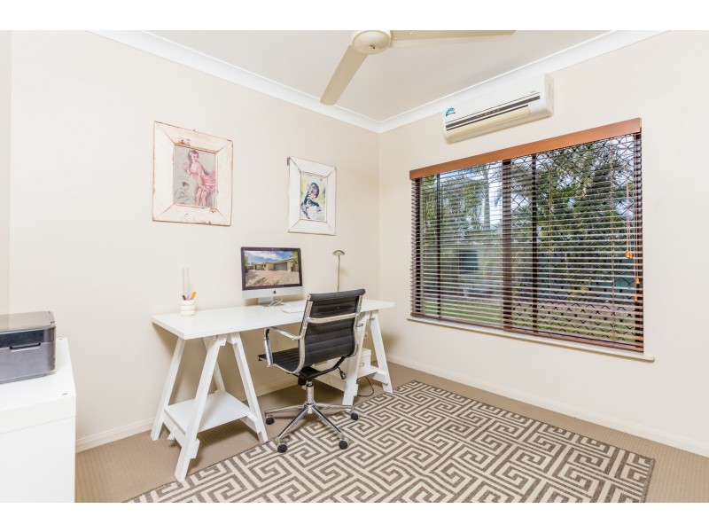 9 Cable Close, Kewarra Beach QLD 4879