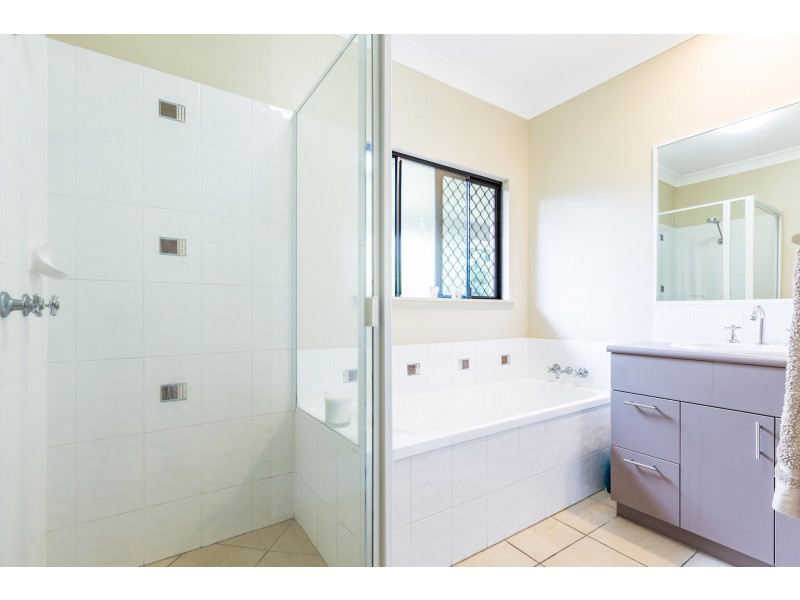 9 Cable Close, Kewarra Beach QLD 4879