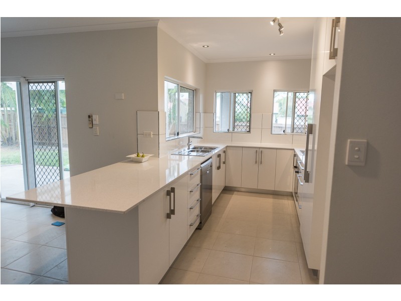 28 Lamb Street, Smithfield QLD 4878