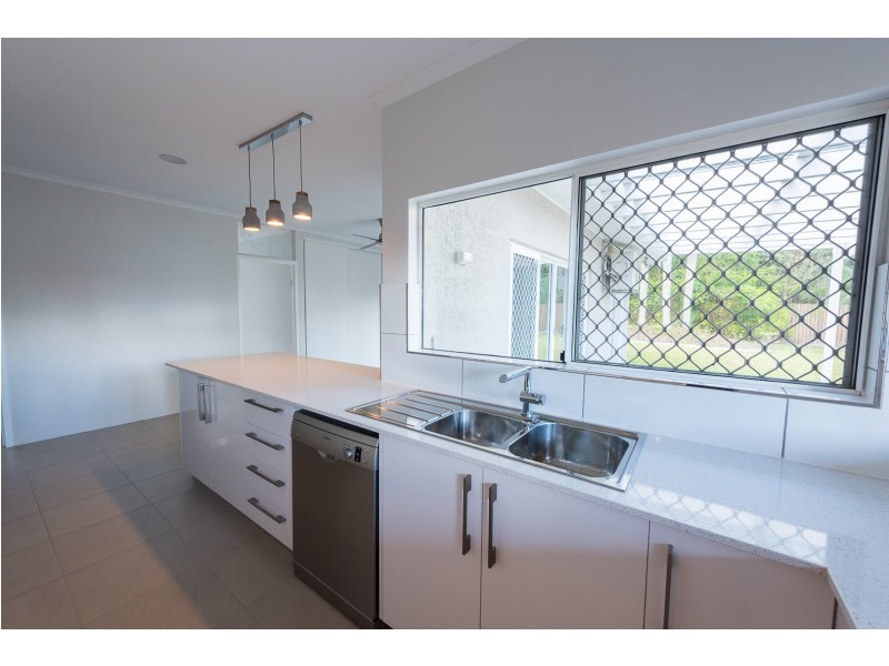 28 Lamb Street, Smithfield QLD 4878