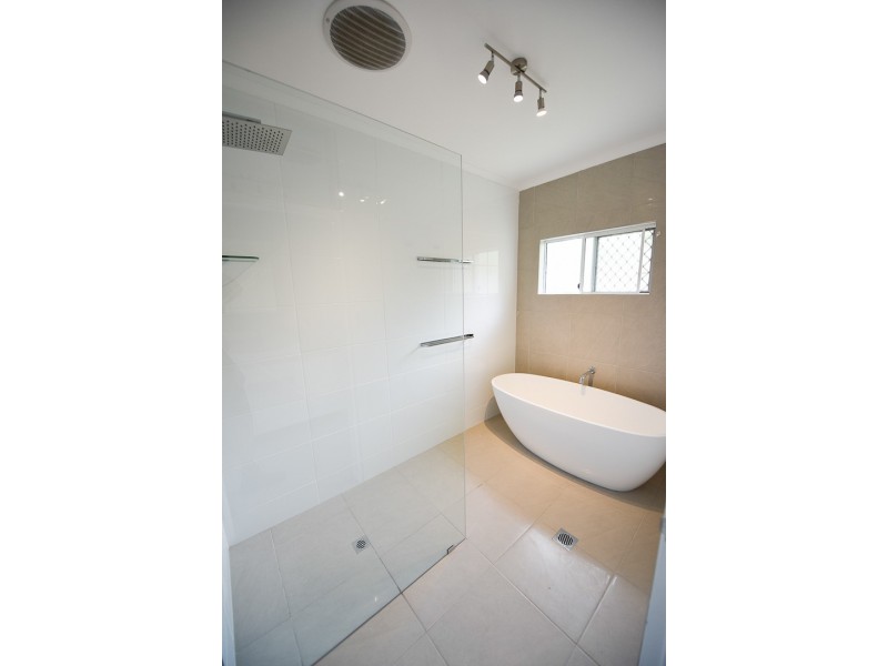 28 Lamb Street, Smithfield QLD 4878