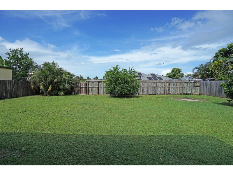 21 Debbie St, Trinity Park QLD 4879