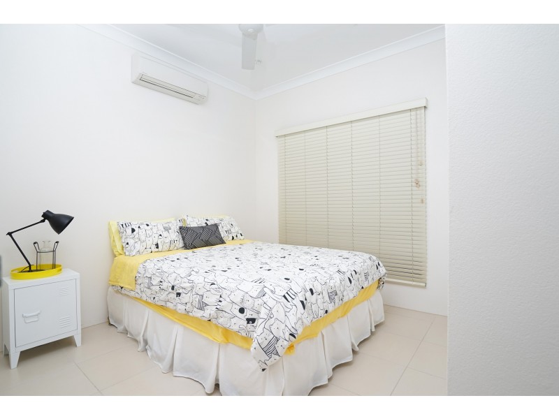 21 Debbie St, Trinity Park QLD 4879