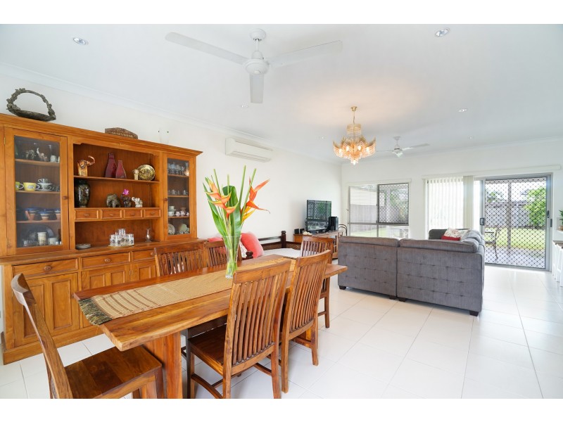 21 Debbie St, Trinity Park QLD 4879