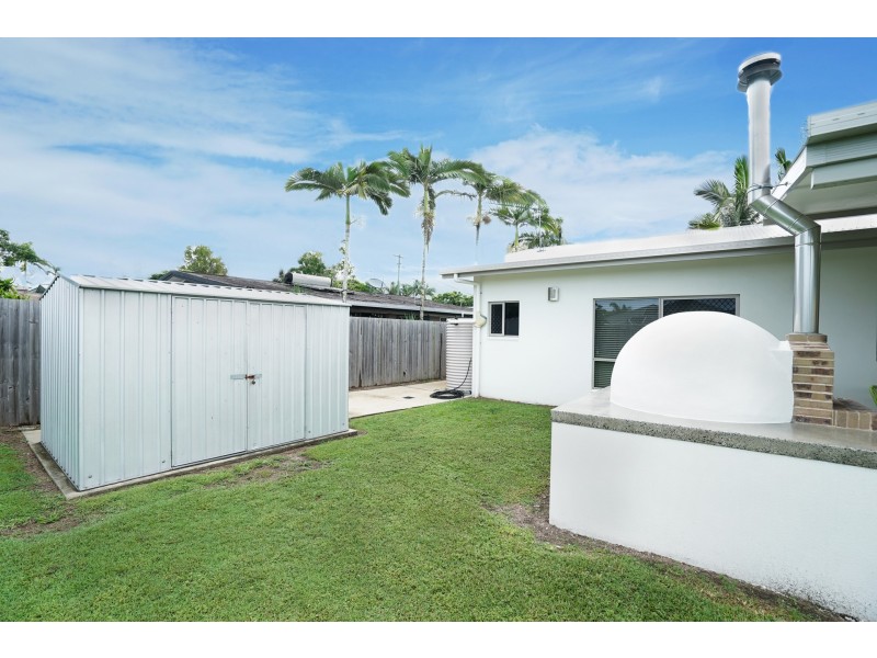21 Debbie St, Trinity Park QLD 4879