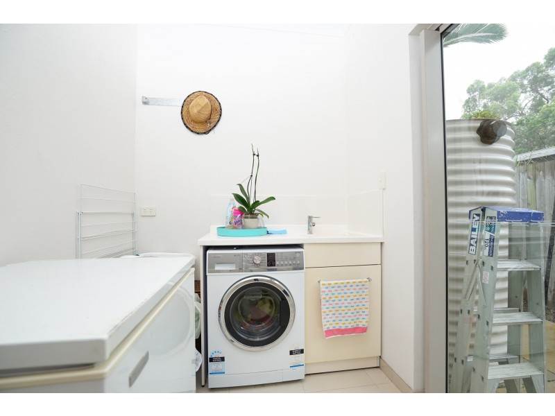 21 Debbie St, Trinity Park QLD 4879