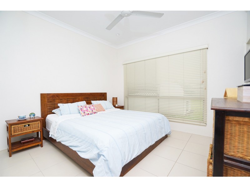 21 Debbie St, Trinity Park QLD 4879
