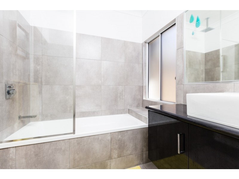 25 Starboard St, Trinity Beach QLD 4879