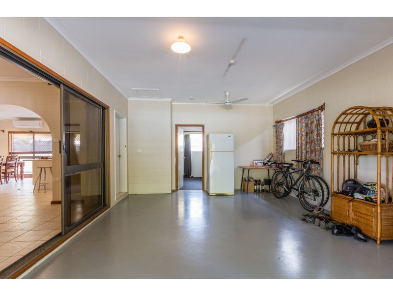 519 Varley St, Yorkeys Knob QLD 4878