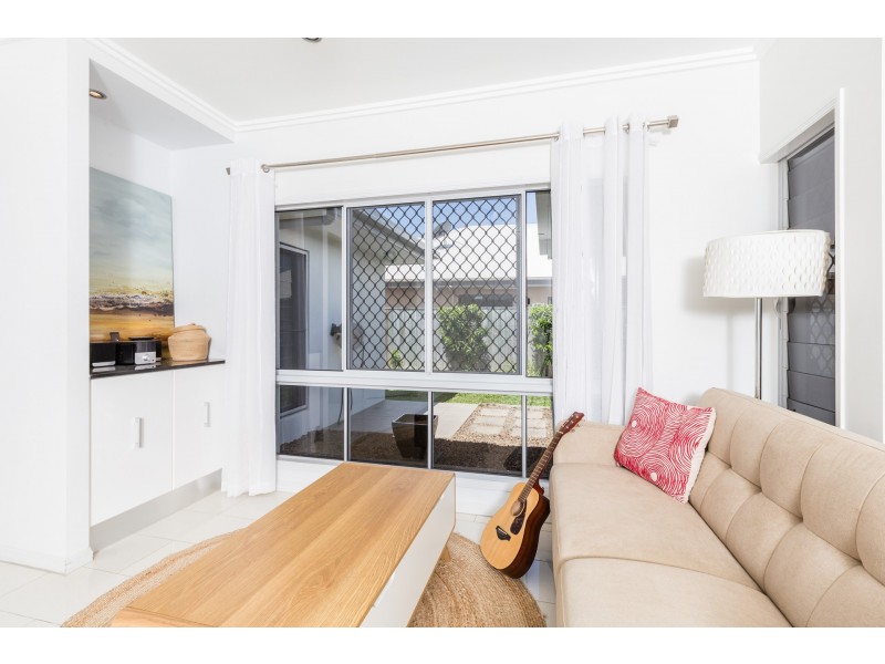 9 Bowline Close, Trinity Beach QLD 4879