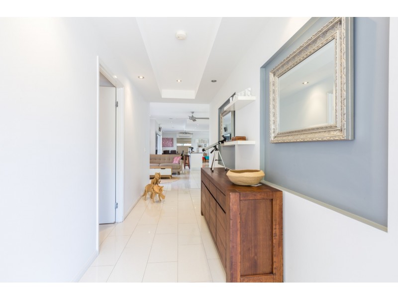 9 Bowline Close, Trinity Beach QLD 4879