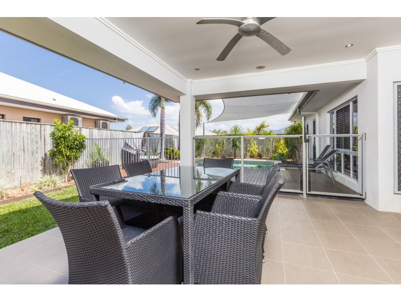 9 Bowline Close, Trinity Beach QLD 4879