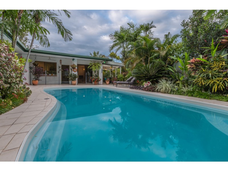 13 Trochus Close, Trinity Beach QLD 4879