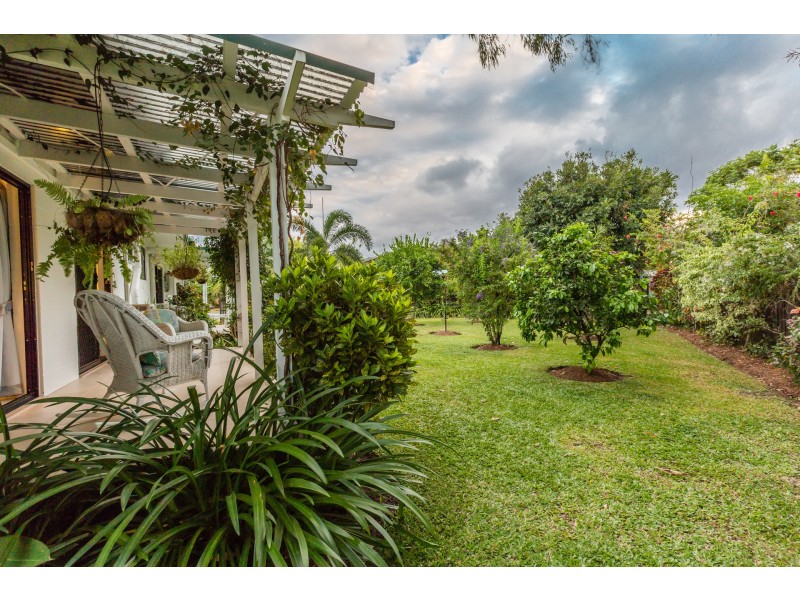 13 Trochus Close, Trinity Beach QLD 4879