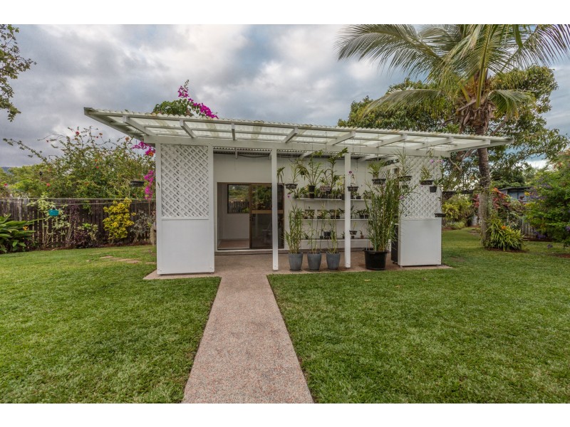 13 Trochus Close, Trinity Beach QLD 4879