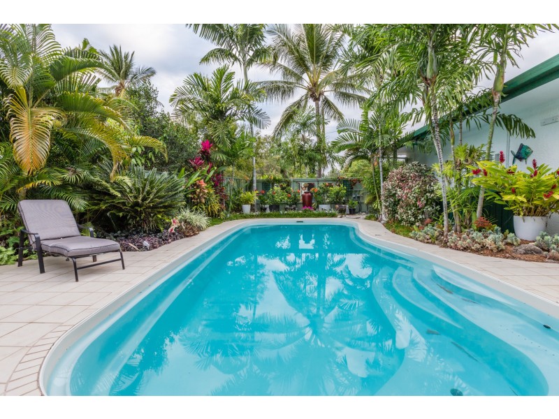 13 Trochus Close, Trinity Beach QLD 4879
