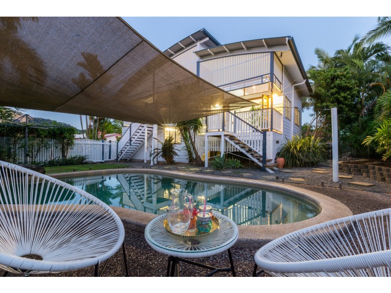 9 Quadrio Cresent, Brinsmead QLD 4870