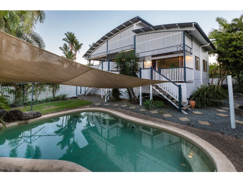 9 Quadrio Cresent, Brinsmead QLD 4870