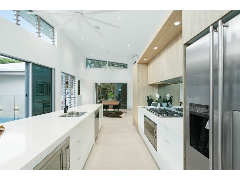 1 Litara Court, Palm Cove QLD 4879