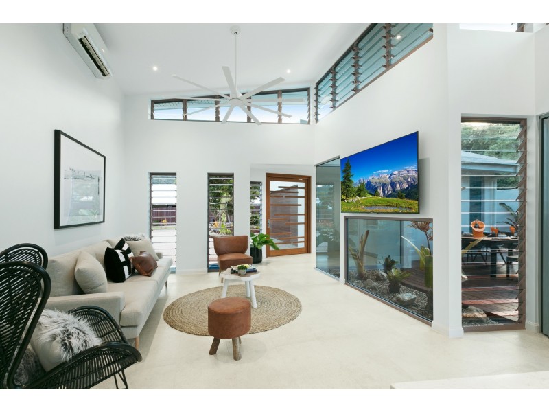 1 Litara Court, Palm Cove QLD 4879