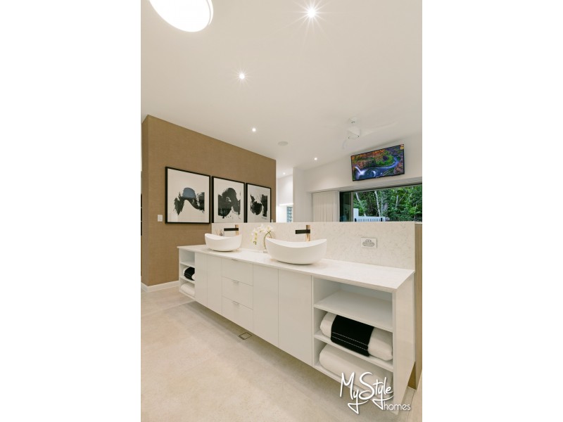 1 Litara Court, Palm Cove QLD 4879