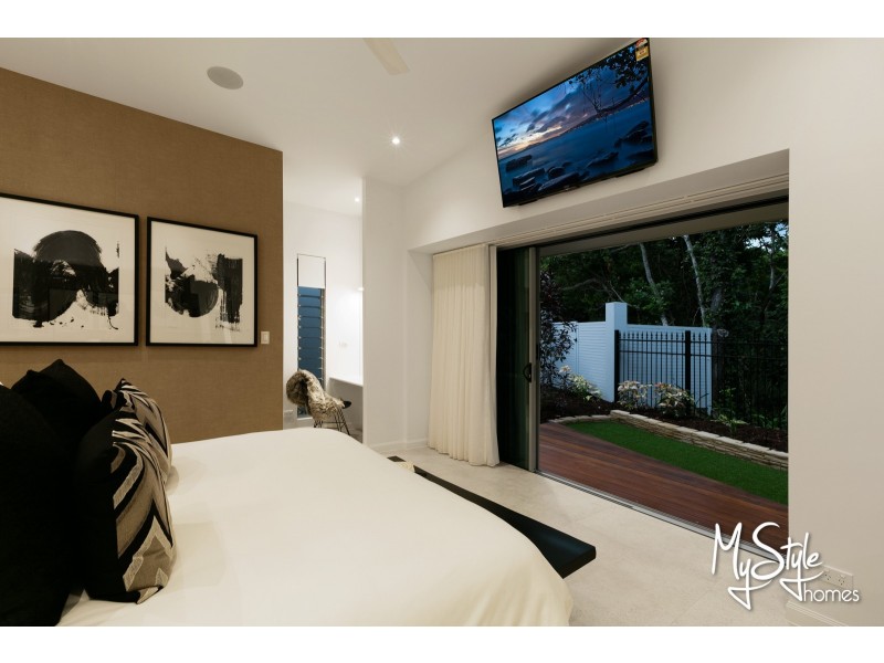 1 Litara Court, Palm Cove QLD 4879