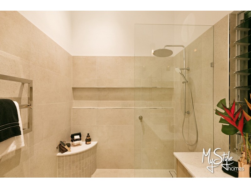 1 Litara Court, Palm Cove QLD 4879