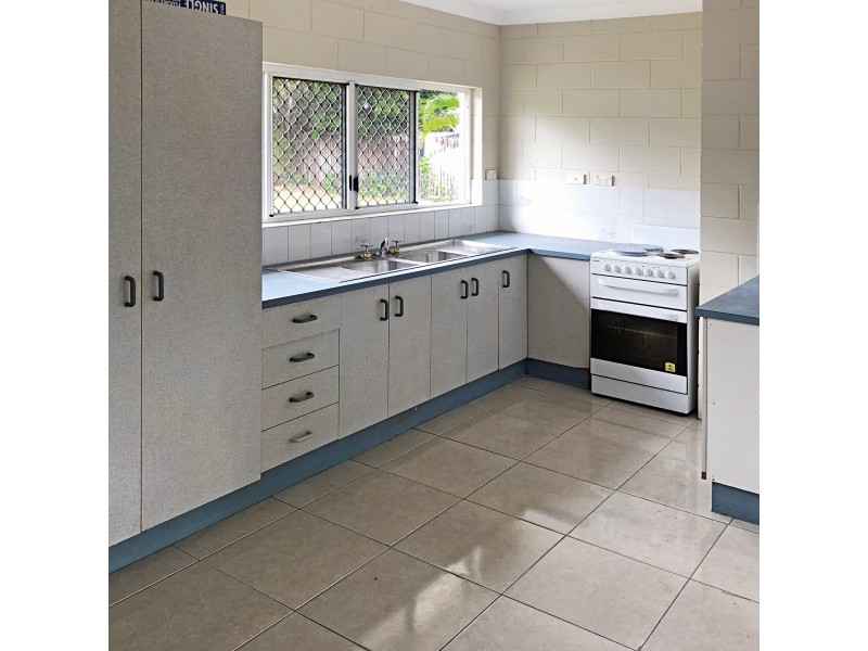 6 Napier St, Trinity Park QLD 4879