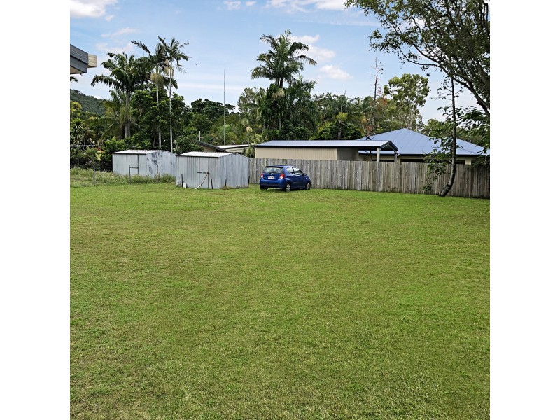 6 Napier St, Trinity Park QLD 4879