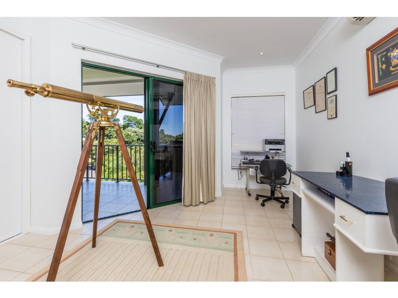 3 Richmond Court, Mooroobool QLD 4870