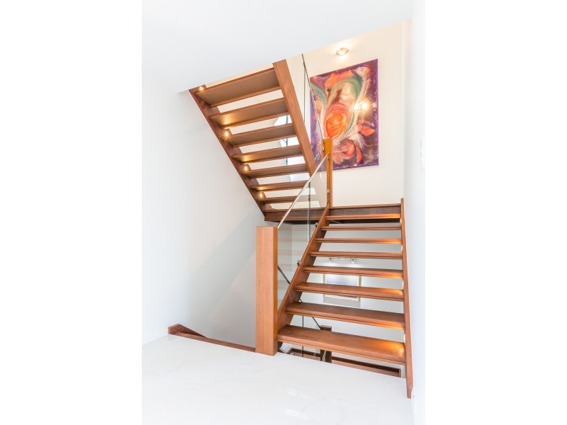 3 Richmond Court, Mooroobool QLD 4870