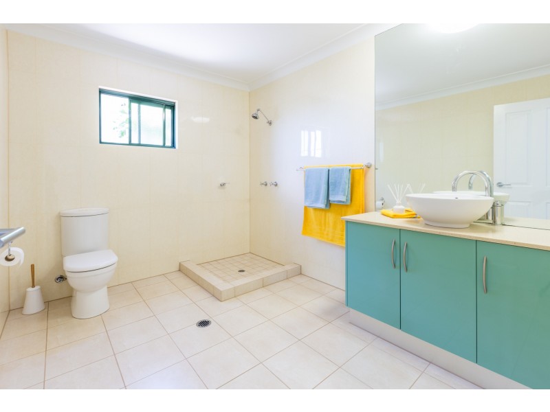 3 Richmond Court, Mooroobool QLD 4870