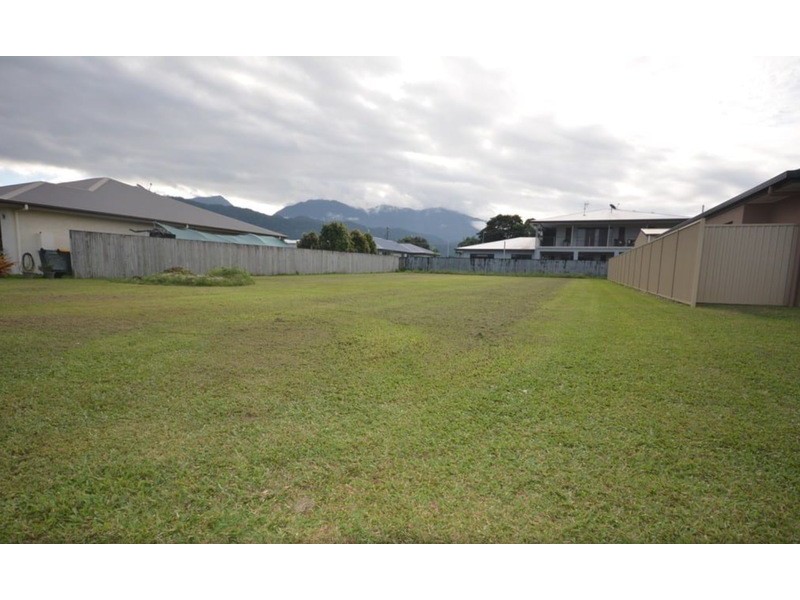 8 Riflebird Cres, Mossman QLD 4873