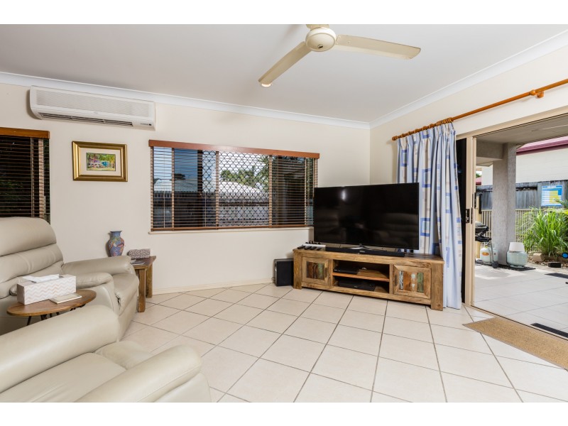 1 Cable Close, Kewarra Beach QLD 4879