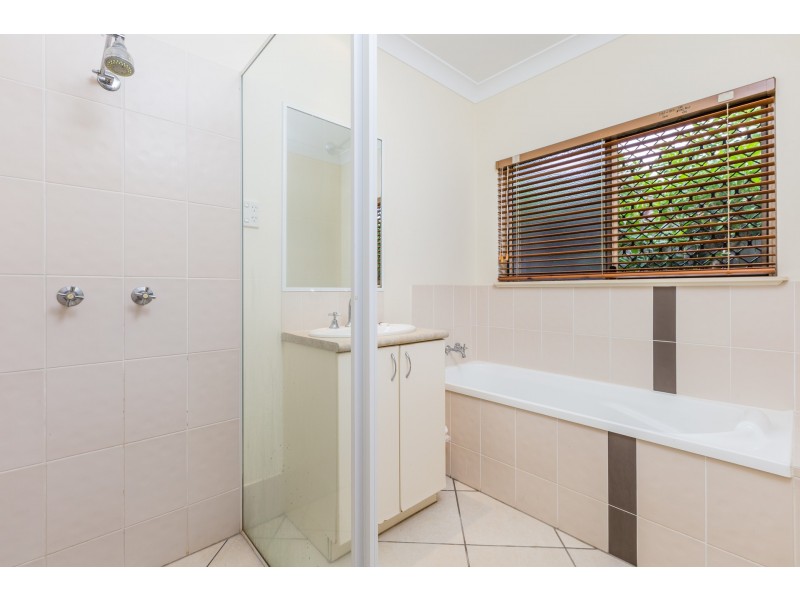 1 Cable Close, Kewarra Beach QLD 4879