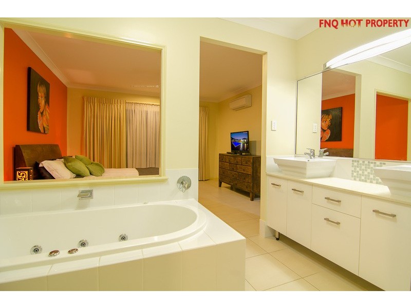 5 Iridescent Close, Trinity Beach QLD 4879