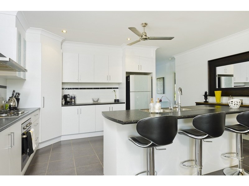 8  Goldberg Close, White Rock QLD 4868