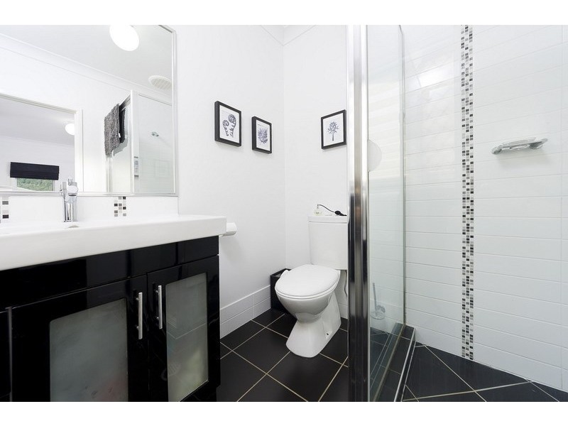 8  Goldberg Close, White Rock QLD 4868