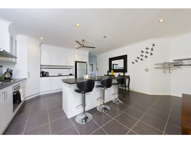 8  Goldberg Close, White Rock QLD 4868