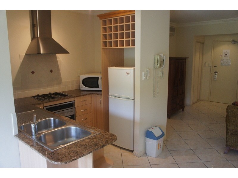 1017/2  Greenslopes Street, Cairns North QLD 4870