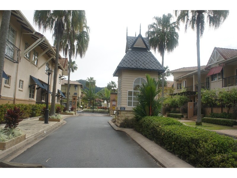 1017/2  Greenslopes Street, Cairns North QLD 4870