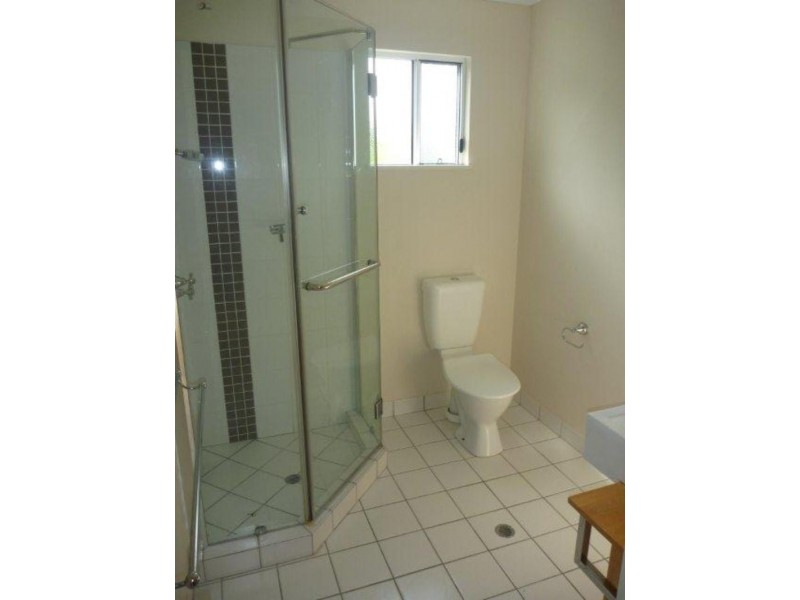 204/6 Marella Close, Manoora QLD 4870