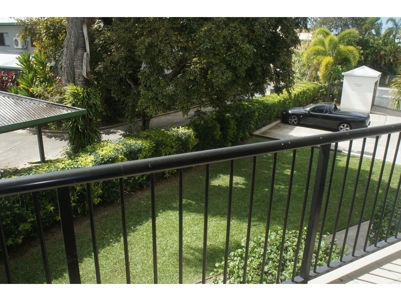204/6 Marella Close, Manoora QLD 4870
