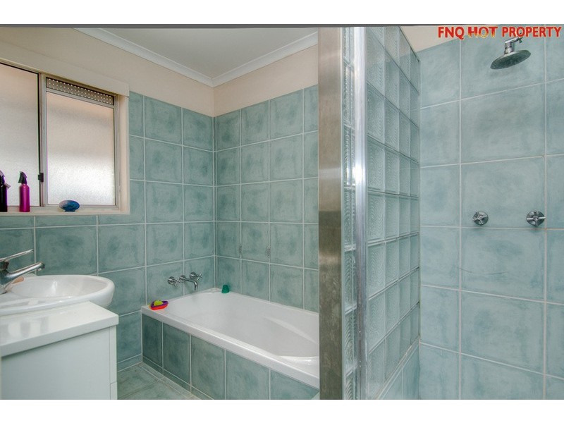 42 Tryal Street, Bentley Park QLD 4869