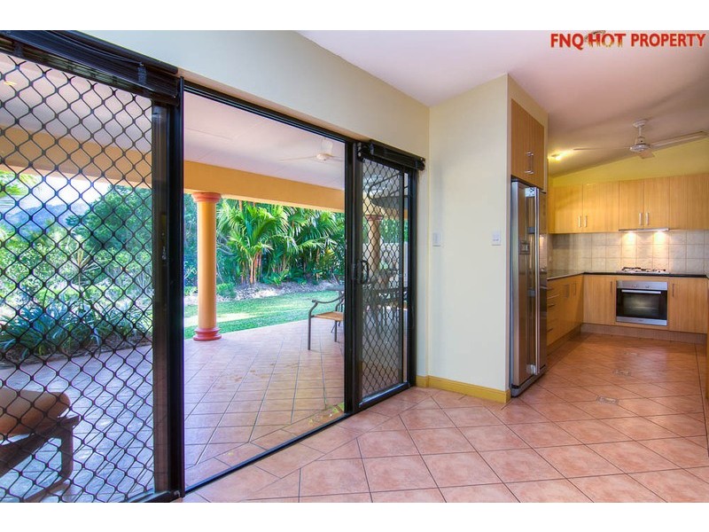 27 Gloucester Street, Whitfield QLD 4870