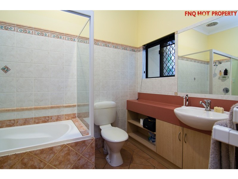 27 Gloucester Street, Whitfield QLD 4870